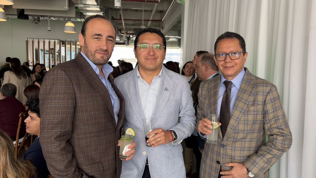 Presentación oficial de alianza entre Intermundial y Equisuiza, en Quito.