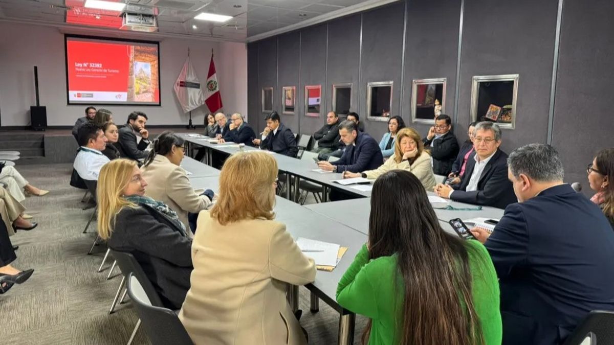 Canatur junto a diversos autoridades del sector estuvieron presentes en la reunión convocada por Mincetur.