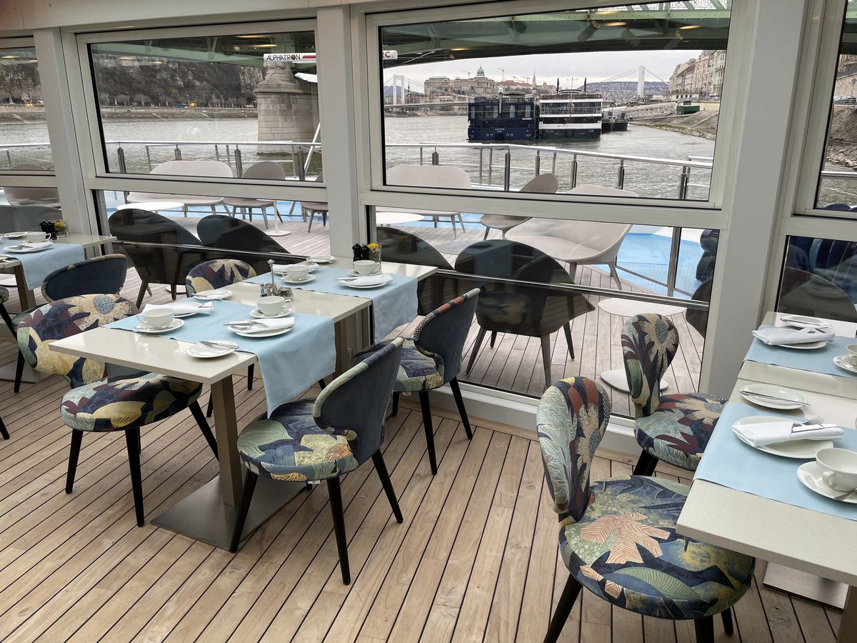 AmaWaterways: el restaurante Al Fresco ofrece vistas incomparables durante la navegación.