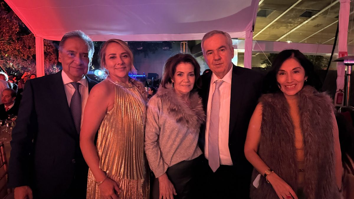 Reynaldo Islas, CEO de MAS Servicios;&nbsp;Mayrel&nbsp;Quincosa, Guadalupe Noriega,&nbsp;Javier&nbsp;Llamosas&nbsp;Portilla, presidente del Consejo de&nbsp;Administración de Grupo Valore; y Grace Cortés,&nbsp;directora comercial&nbsp;Travel&nbsp;de MAS Servicios.&nbsp;