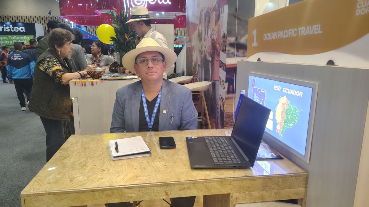 Hugo Ochoa, de Ocean Pacific Travel. Vitrina Turística Anato 2026. 