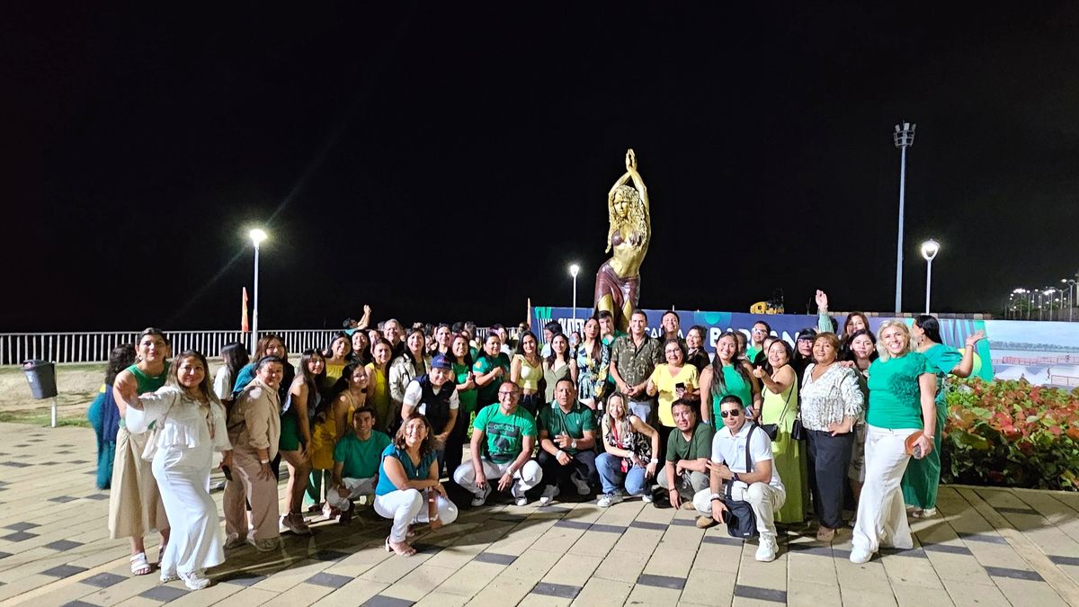 Monumento de Shakira en honor a la cantante nacida en Barranquilla.