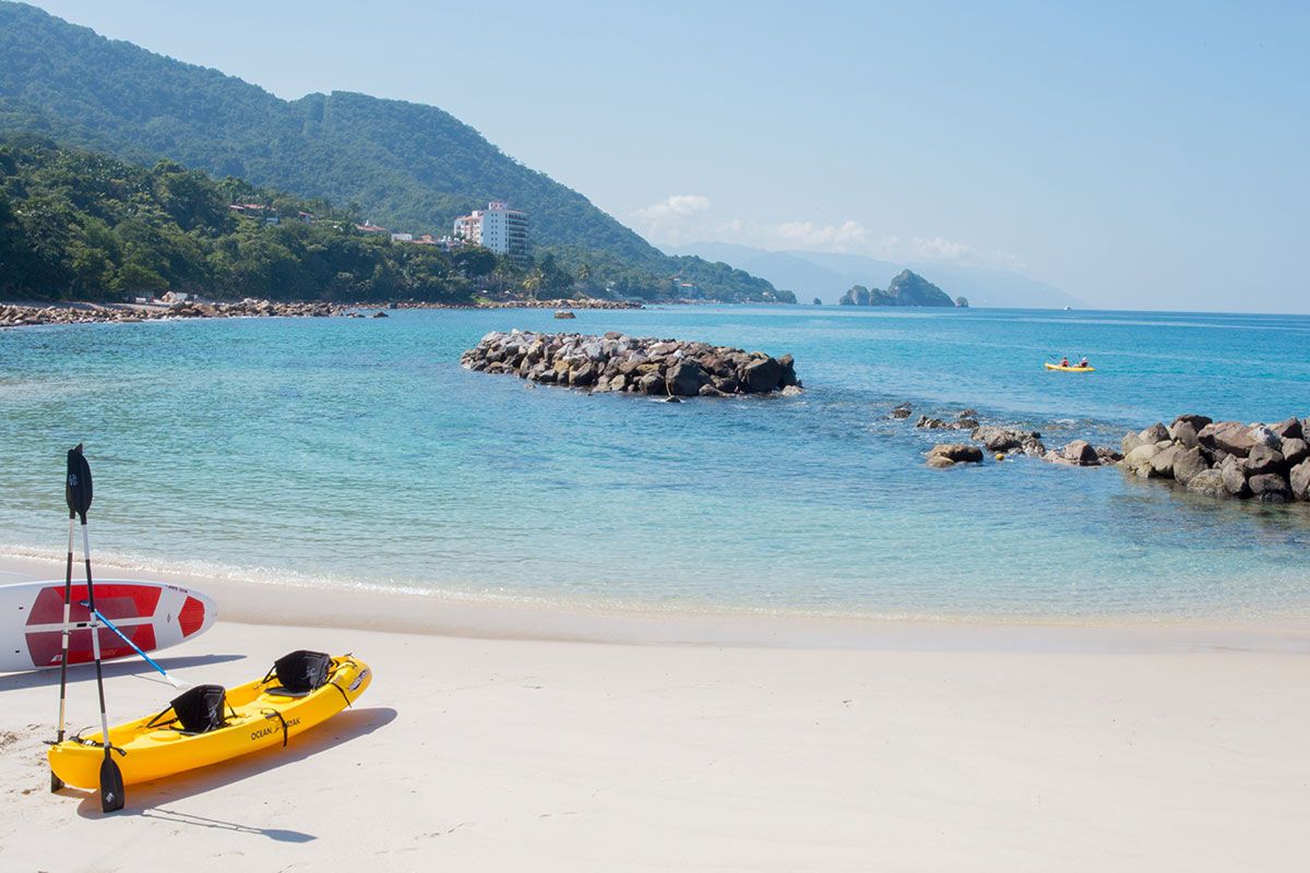 Disfruta de la playa más tranquila y bella de Puerto Vallarta.