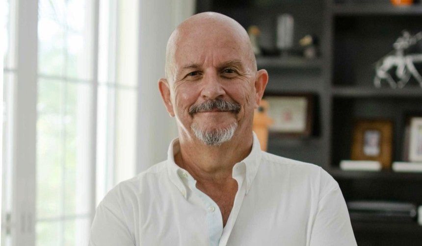 Toni Chaves, presidente de AHRM, confía en que a la brevedad el gobierno federal habilitará la vacuna para los trabajadores del turismo del Caribe mexicano.