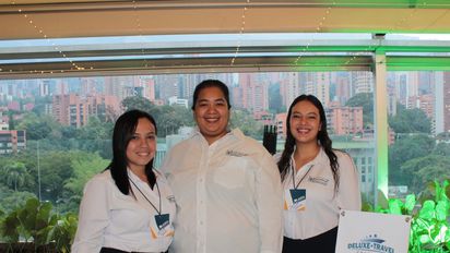 Equipo Deluxe Travel en el Workshop de Ladevi.