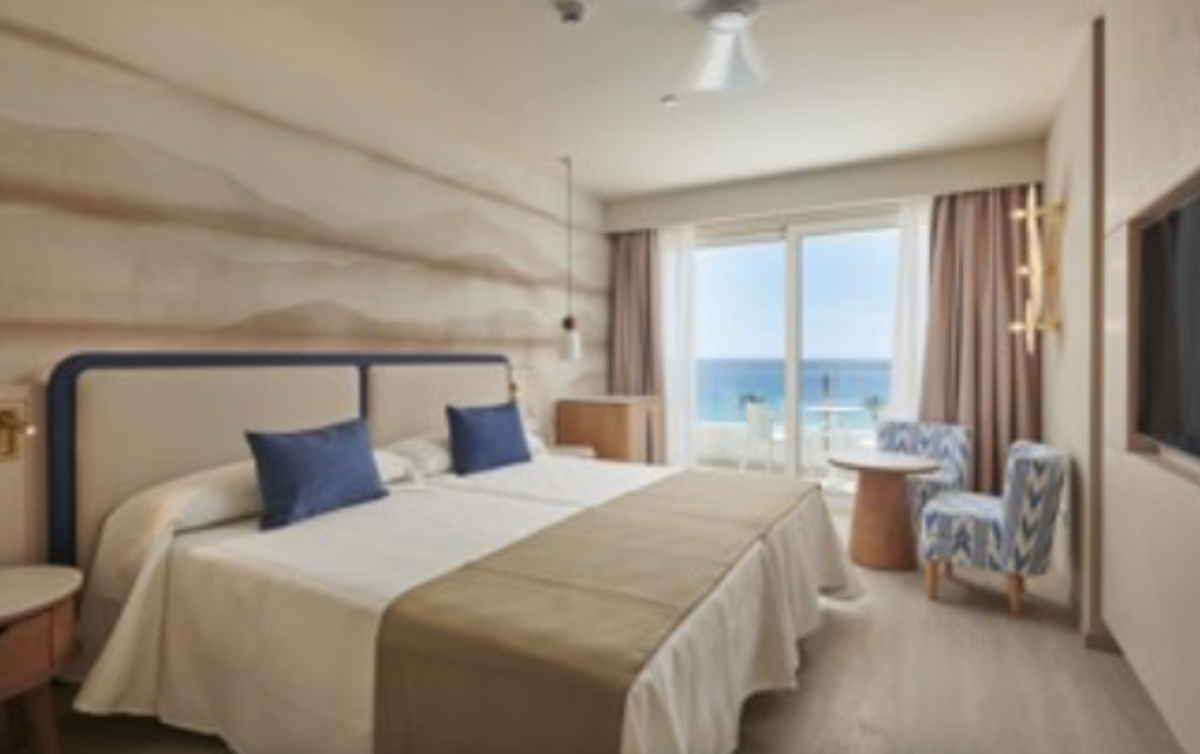 Habitación del Hotel Flamenco Cala Millor (Mallorca), propiedad de la cadena de hoteles Hipotels.
