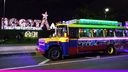 Chivas rumberas en Bogotá: un plan con todo incluido para vivir la noche