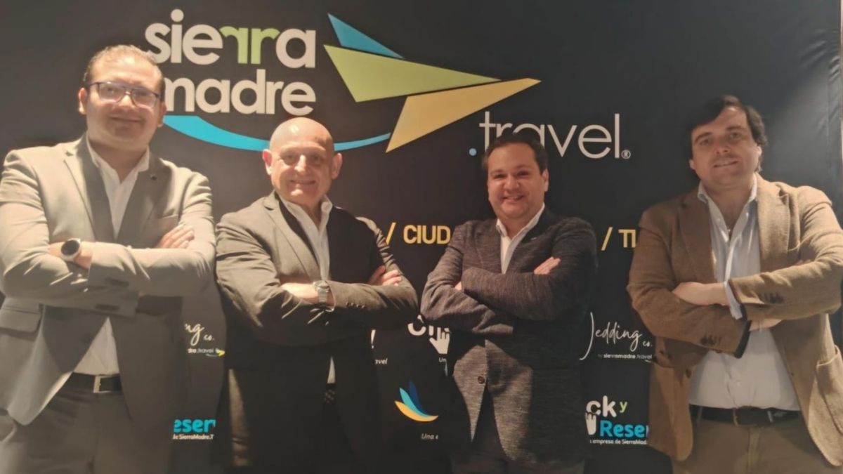 Abraham Pérez, Diego Ontañón, Miguel Hinojosa y Antonio Márquez en el evento de Operadora Turística Sierra Madre.