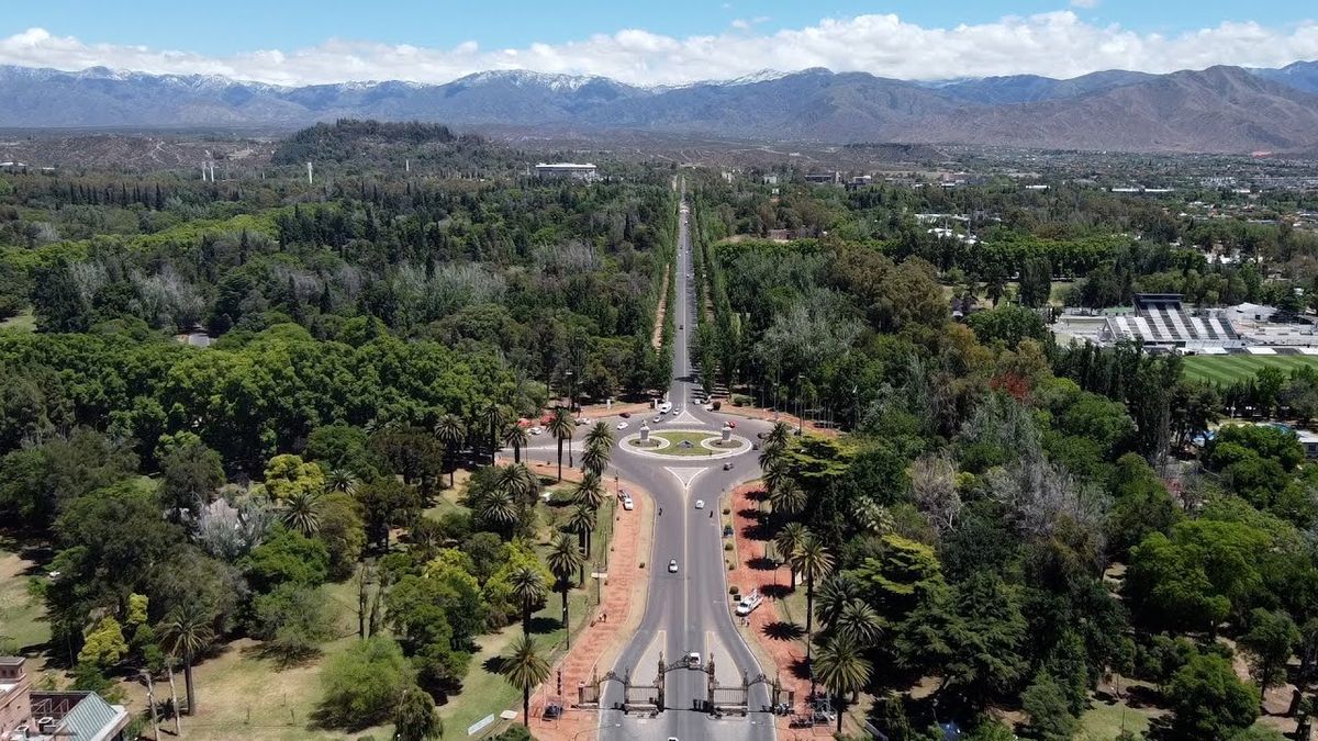 El parque San Martín es reconocido como el pulmón de Mendoza.