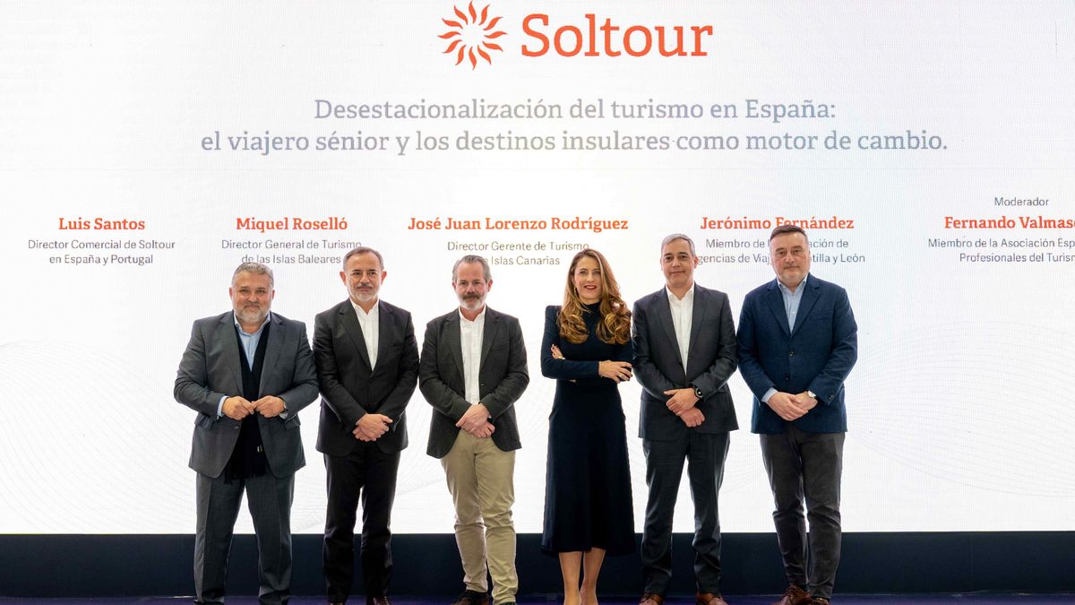 Los ponentes durante el debate de Soltour Talks en Fitur 2026