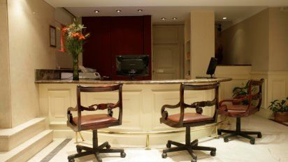 La amplitud de los cuartos, de 35 m2 a 55 m2, es una de las ventajas del América Plaza Hotel.