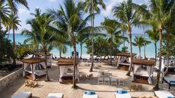 El resort está situado en la impresionante costa caribeña de República Dominicana, cerca del Parque Nacional del Este y  playa Bayahíbe. 