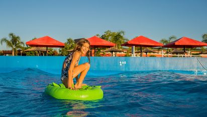 Verano en Entre Ríos: conocé tres complejos termales que poseen parques acuáticos ideales para unas escapadas refrescantes en familia. Verano en Entre Ríos: conocé tres complejos termales que poseen parques acuáticos ideales para unas escapadas refrescantes en familia.