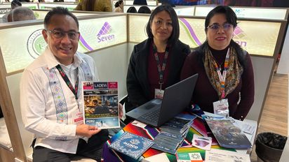 Víctor Enríquez, Rosa Isela Estrada y Joanna Avelar representando a Seven Tours en Fitur 2026.