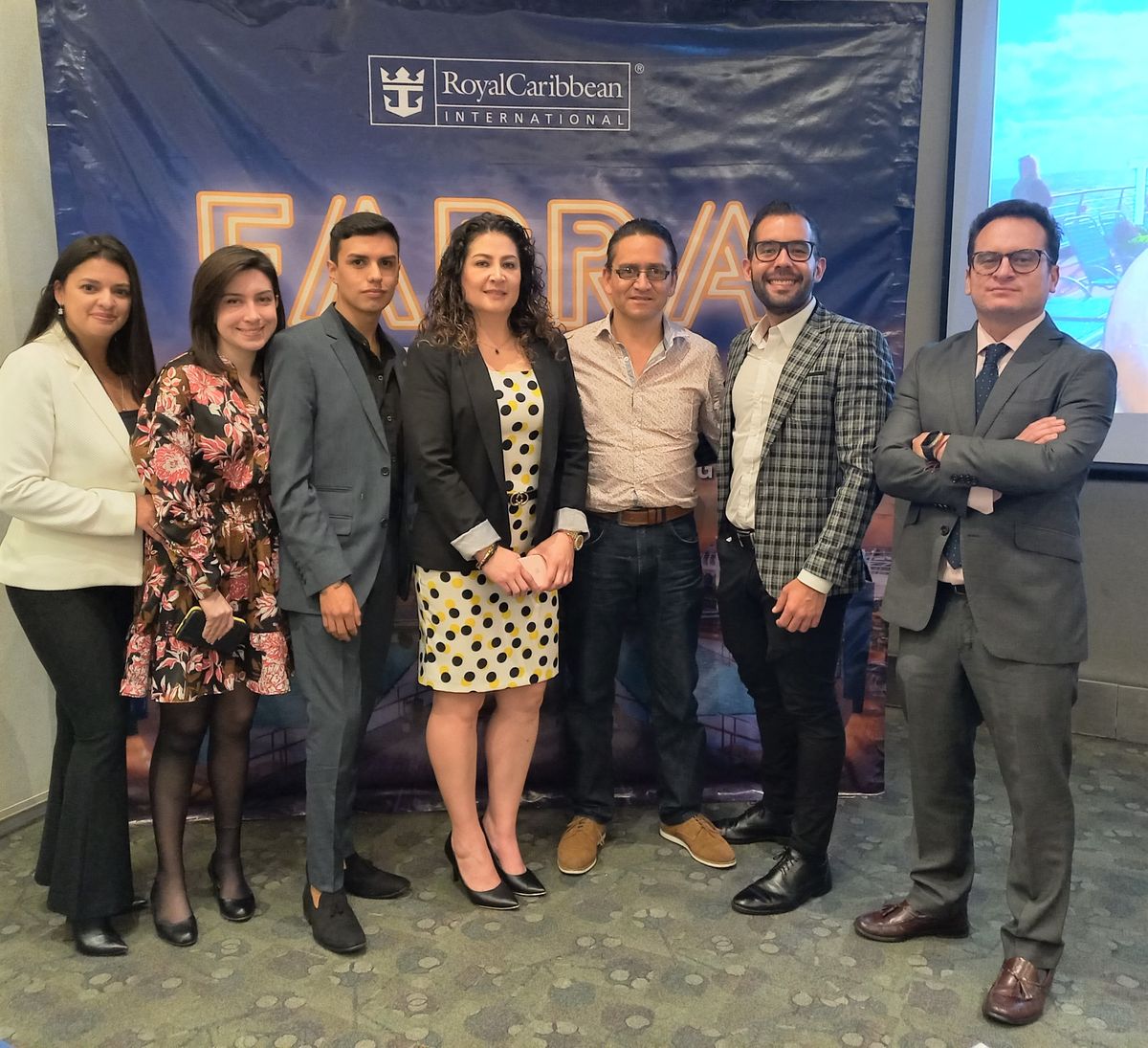 Equipo Royal Caribbean Ecuador junto a representantes de profesionales de turismo asistentes a la capacitación de la naviera. - Ladevi Medios y Soluciones Equipo Royal Caribbean Ecuador junto a representantes de profesionales de turismo asistentes a la capacitación de la naviera.