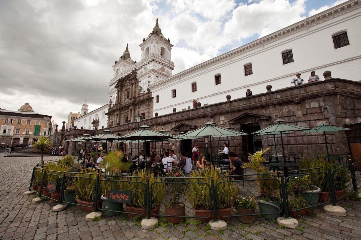 Los restaurantes y bares de Quito han sufrido pérdidas de hasta el 60%, en el marco del toque de queda. - Ladevi Medios y Soluciones Los restaurantes y bares de Quito han sufrido pérdidas de hasta el 60%, en el marco del toque de queda.