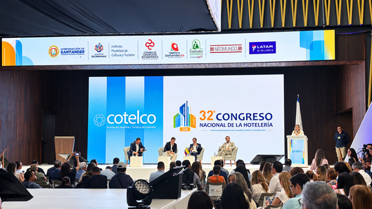 El 32.º Congreso Nacional de la Hotelería – ExpoCotelco 2026 reunió en Santander a representantes del sector hotelero y turístico para analizar los principales desafíos de la actividad en Colombia.