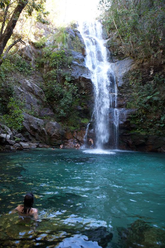 La cascada de Santa Bárbara sorprende con su color.
