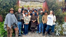 Personal de El Porvenir, lodge reconocido por ofrecer una de las mejores experiencias turísticas del 2026, según Lonely Planet. Lo acompaña el viceministro de Turismo.&nbsp;