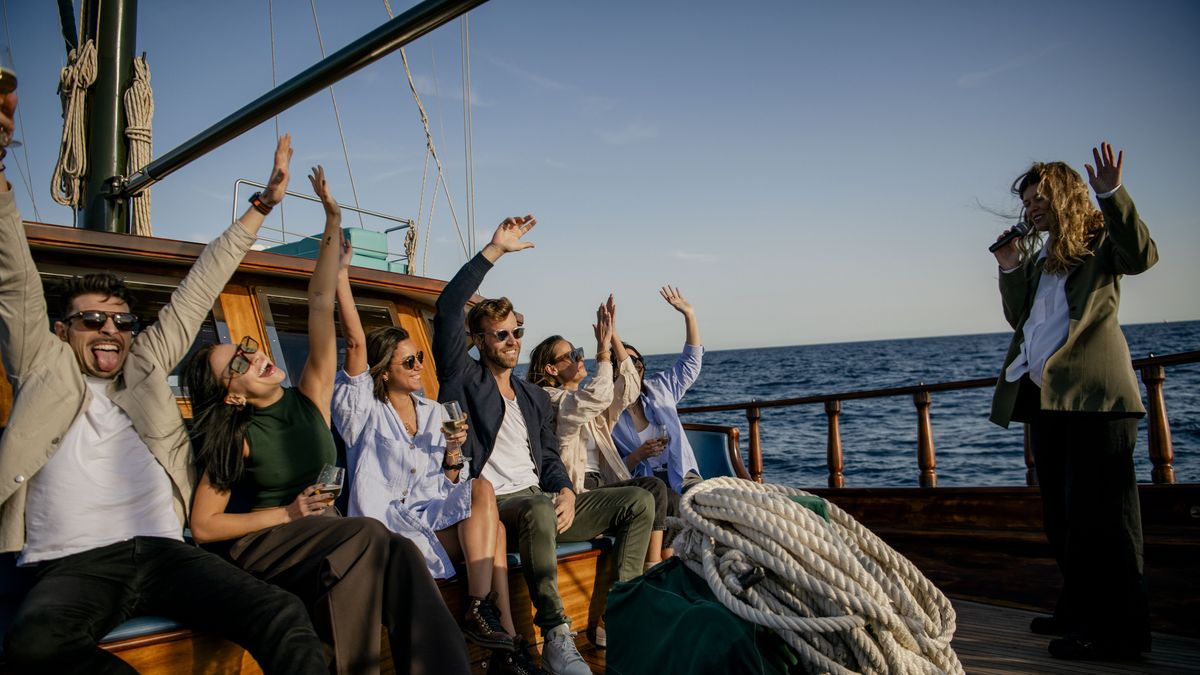 Juliá Travel: entre las propuestas figuran degustaciones, paseos en catamarán en la costa de Barcelona, cenas especiales, espectáculos de fado, entradas a los principales atractivos y paseos en crucero, entre otras