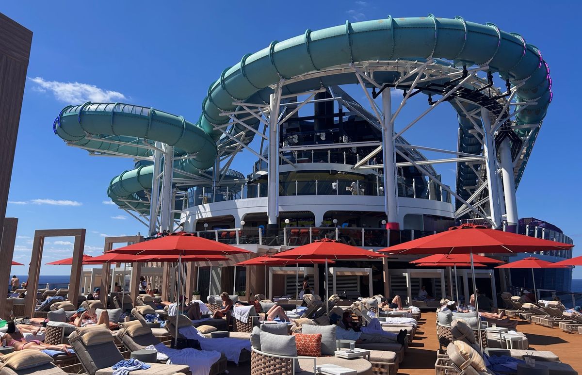 Norwegian Cruise Line estrenó su Aqua Slidecoaster a bordo del Norwegian Aqua. - Ladevi Medios y Soluciones Norwegian Cruise Line estrenó su Aqua Slidecoaster a bordo del Norwegian Aqua.
