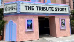 altText(Universal Orlando Resort abre una nueva tienda dedicada a los films de los 80)}