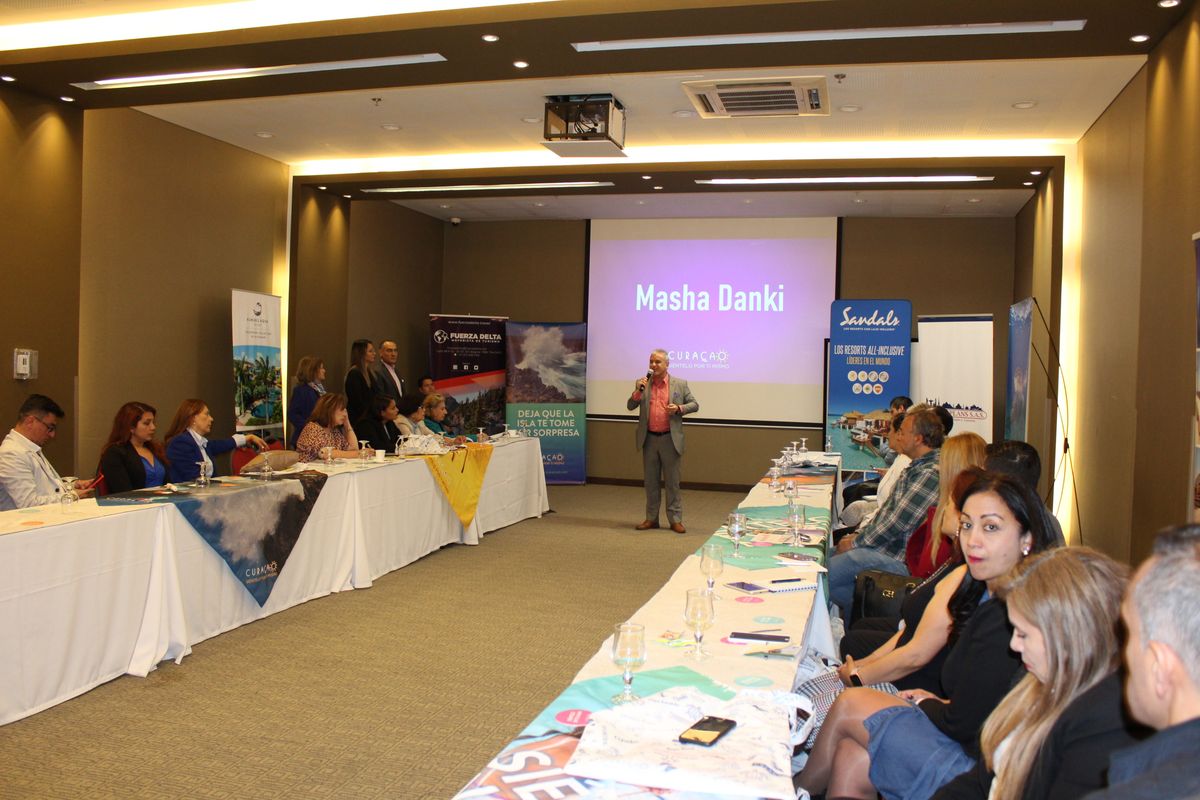 Evento de la Oficina de Turismo de Curazao en Bogotá.