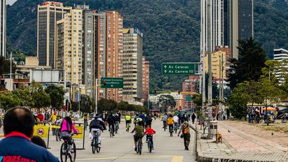 Descubre Bogotá en bici: rutas, arte y cultura a tu ritmo