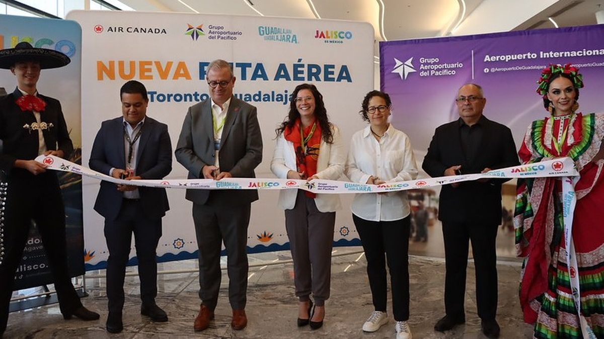 El Aeropuerto Internacional de Guadalajara se posiciona como la séptima terminal aérea del país con mayor tráfico desde y hacia Canadá. El Aeropuerto Internacional de Guadalajara se posiciona como la séptima terminal aérea del país con mayor tráfico desde y hacia Canadá.