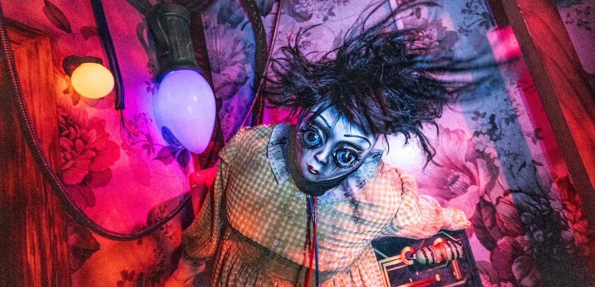 Universal Destinations & Experience: La casa de muñecas 