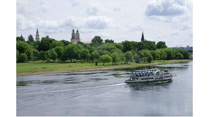 Encantadora tierra de lagos y castillos