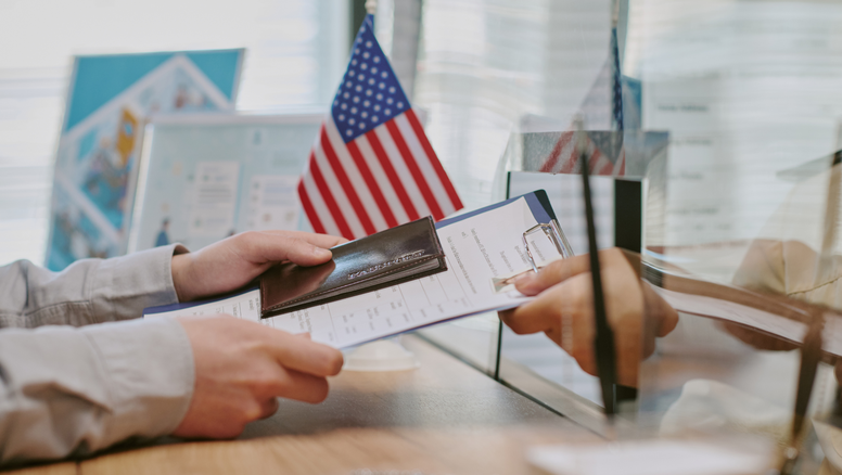 Nueva barrera para viajar: Estados Unidos exigirá fianzas de hasta US$ 15.000.