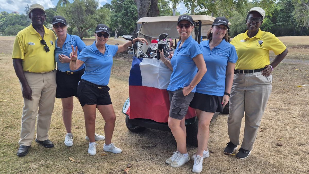 Equipo Chile en el 11° Torneo de Golf para Agentes de Viajes de América Latina de Sandals, conformado por: Darla Amunátegui, Roberta Fassino, Paula Herman y Maria Cecilia Bambach.
