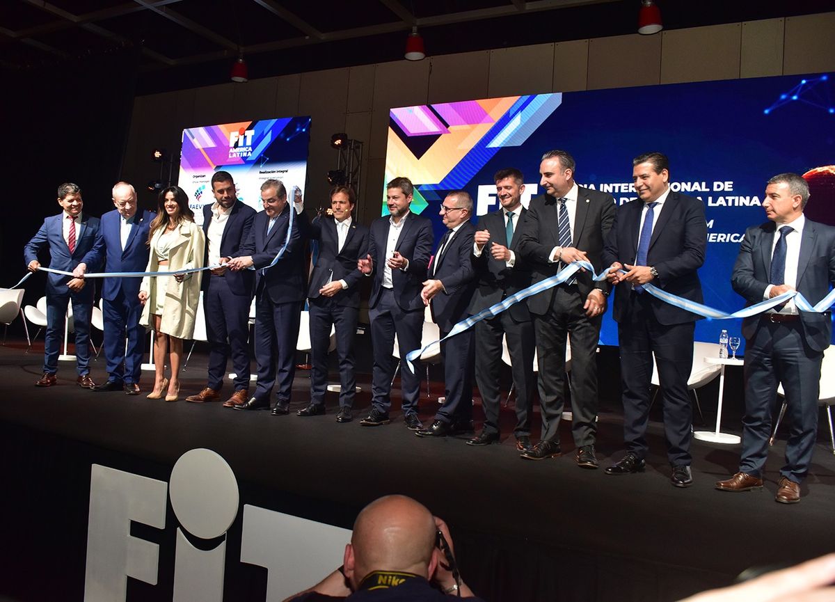 El corte de cinta de la Feria Internacional de Turismo de América Latina.