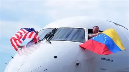 La llegada a Caracas, Venezuela, del primer vuelo de American Airlines tras ocho años de vuelos interrumpidos.