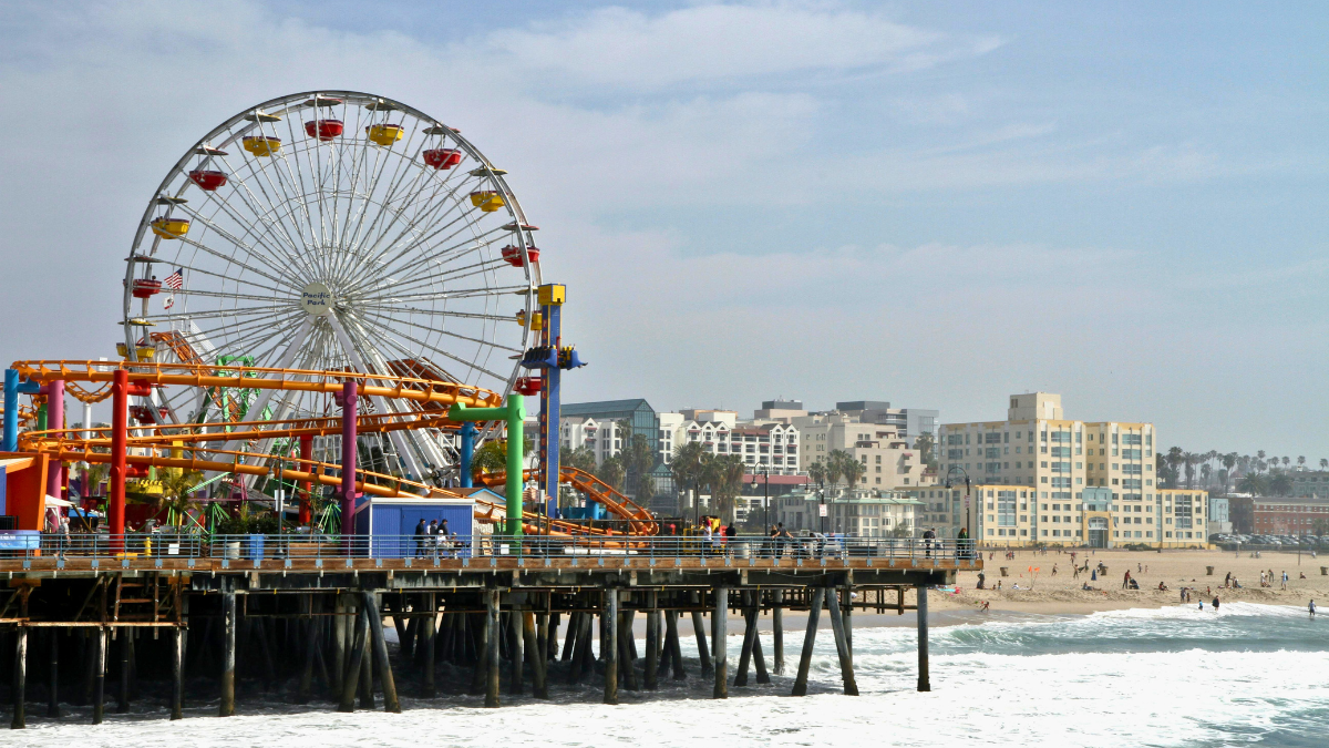 Santa Mónica se encuentra a solo 30 minutos en auto del centro de Los Ángeles.