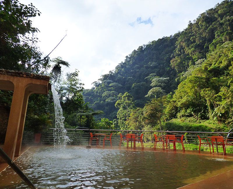 Santa Rosa de Cabal cuenta con centros de gran calidad para disfrutar de los beneficios del termalismo en medio de las montañas.