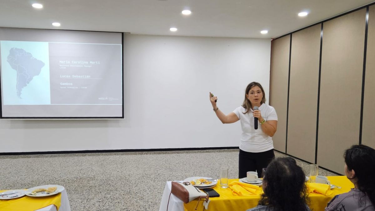 Capacitación con Carolina Marti, representante de Meliá Cuba.