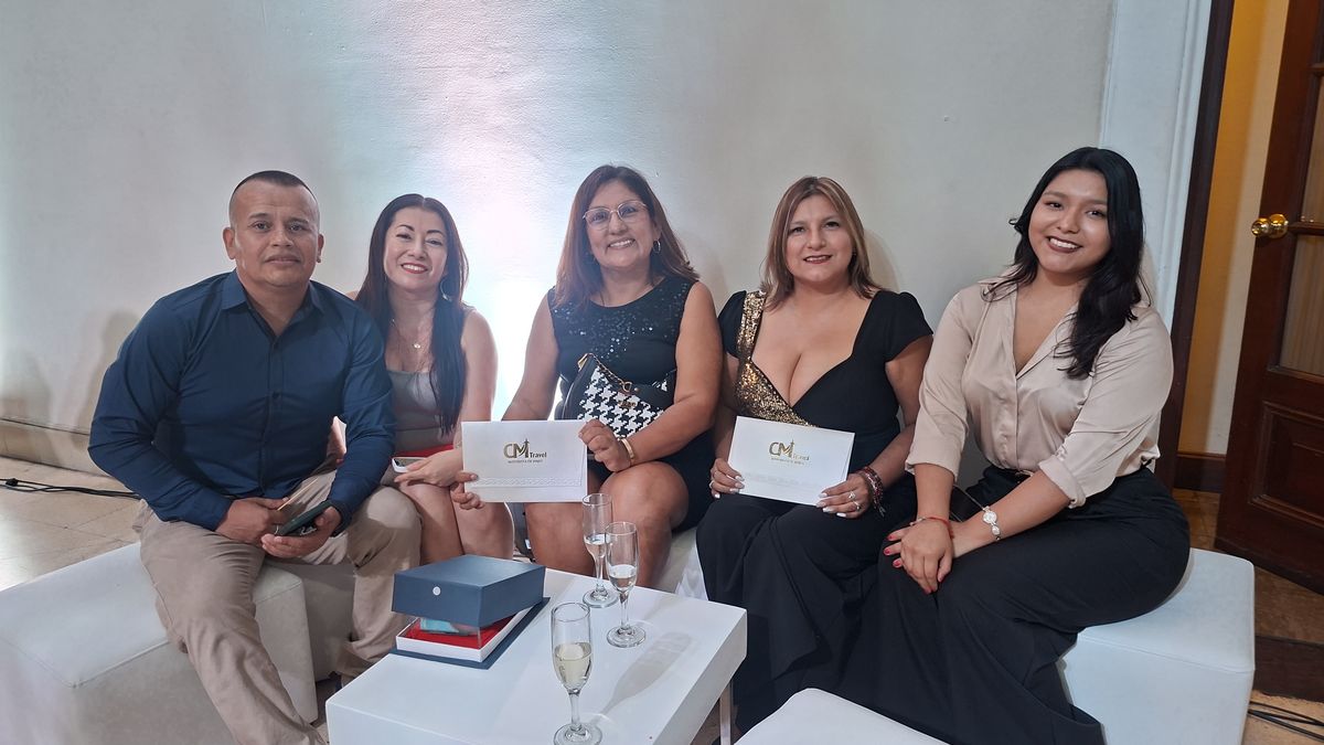 Grecia Coronado y Christian Diaz compartieron varios momentos con agentes de viajes.