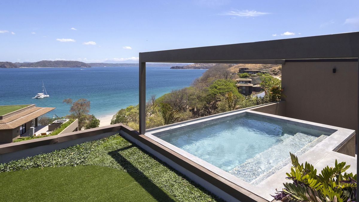 La estrategia de Hilton incluye el desarrollo de residencias de marca como Waldorf Astoria Residences Costa Rica. La estrategia de Hilton incluye el desarrollo de residencias de marca como Waldorf Astoria Residences Costa Rica.