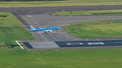 El de Schiphol es uno de los aeropuertos más importantes de Europa y hub principal de la holandesa KLM.