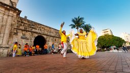 La agenda de noviembre reúne desfiles, cabildos, música y actividades náuticas que llevan la celebración a distintos escenarios de Cartagena.