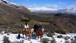 La cabalgata parte de Esquel y llega hasta el cerro Nahuel Pan.