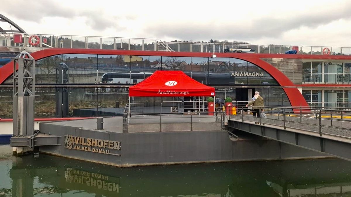 El AmaMagna, barco que redefine el lujo entre los cruceros fluviales, espera a los participantes latinoamericanos del fam tour en el puerto de Vilshofen, Alemania.&nbsp;