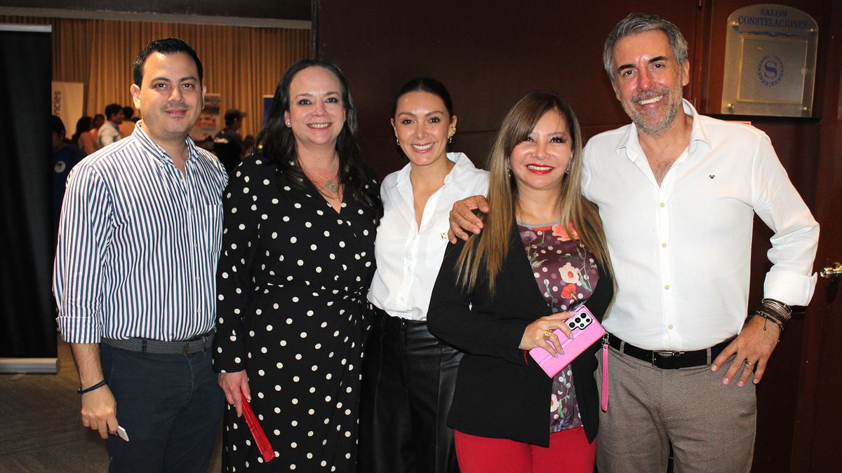 Mercedes García, gerente comercial de Air Europa (2da izq.); Patricia Elías, presidenta ejecutiva de Tecnoreps (2da der.); y Alberto Cladera, country manager Air Europa Colombia y Ecuador (1o der.). Ladevi Workshop en Guayaquil. 