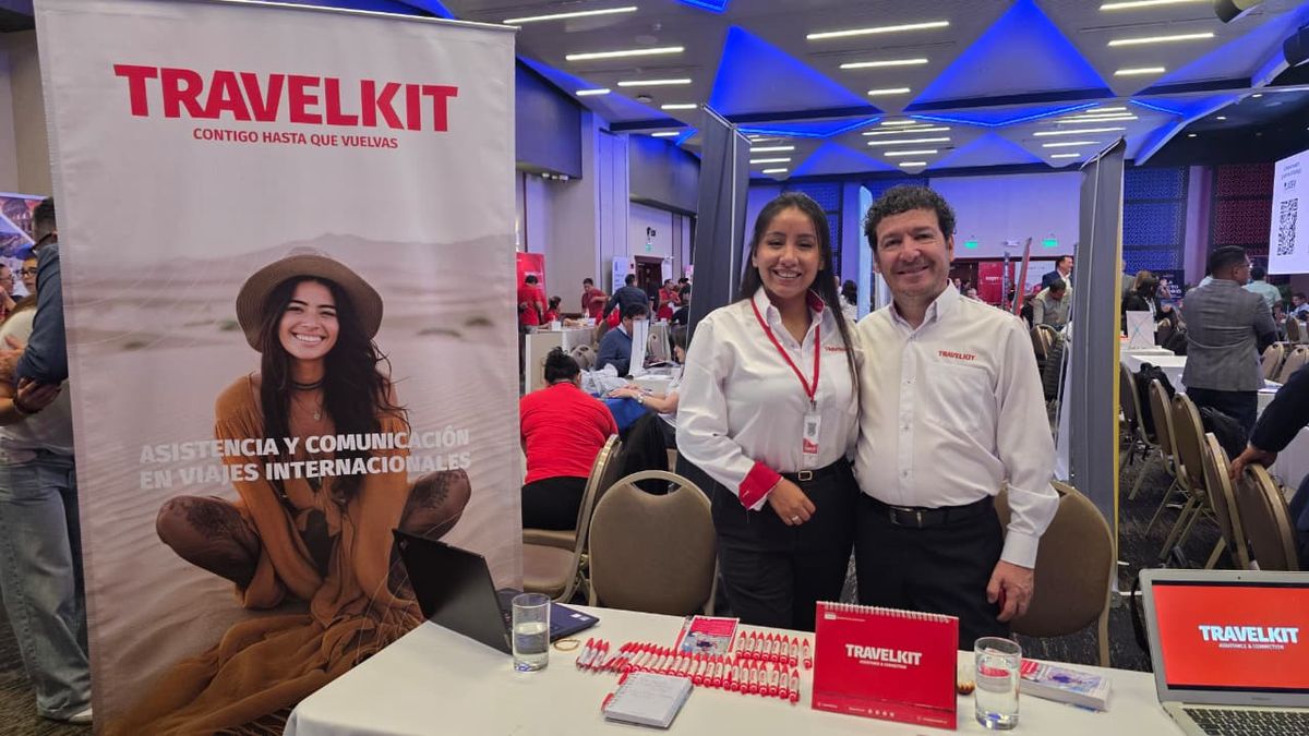 Sandro Castro y Nevenka Gonzáles de TravelKit.