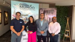 Federico Fresco, gerente regional de Abreu en Latinoamérica; Cecilia Paredes, gerente general de Universal de Viajes; Boris Ortega, jefe del Departamento IT; y Pablo Lara, director de Proyectos.&nbsp;