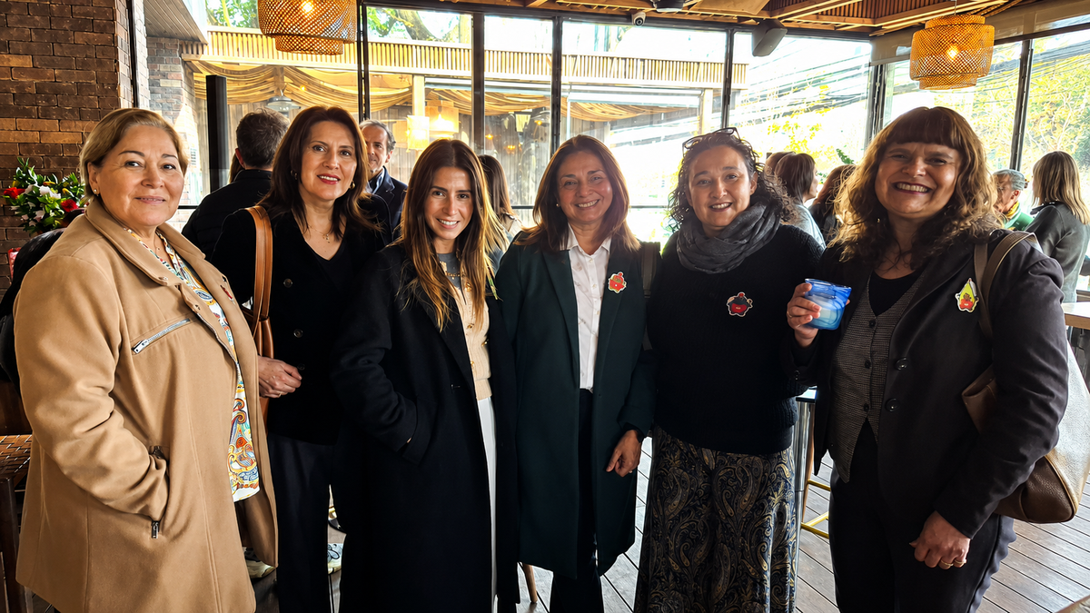 Mariana Greisse (Via Club), Lidia Paredes (Panam), Bernardita Gepp (Via Club), Mariza Cartagena (Panam), Paulina Fernández y Ximena Véliz (Travelaway). 