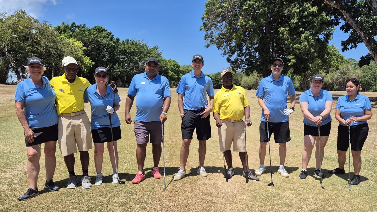 Equipo Argentina en el 11° Torneo de Golf para Agentes de Viajes de América Latina de Sandals, conformado por: María Marta Iglesias, María Mercedes Valdez, Carlos Guassardo, Walter Quevedo, Mariana de Pina y Betzabeth Flores.
