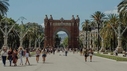 Una de las tendencias más notables en el turismo urbano es la evolución de las experiencias culturales, especialmente en ciudades con una rica historia como París, Roma y Berlín.